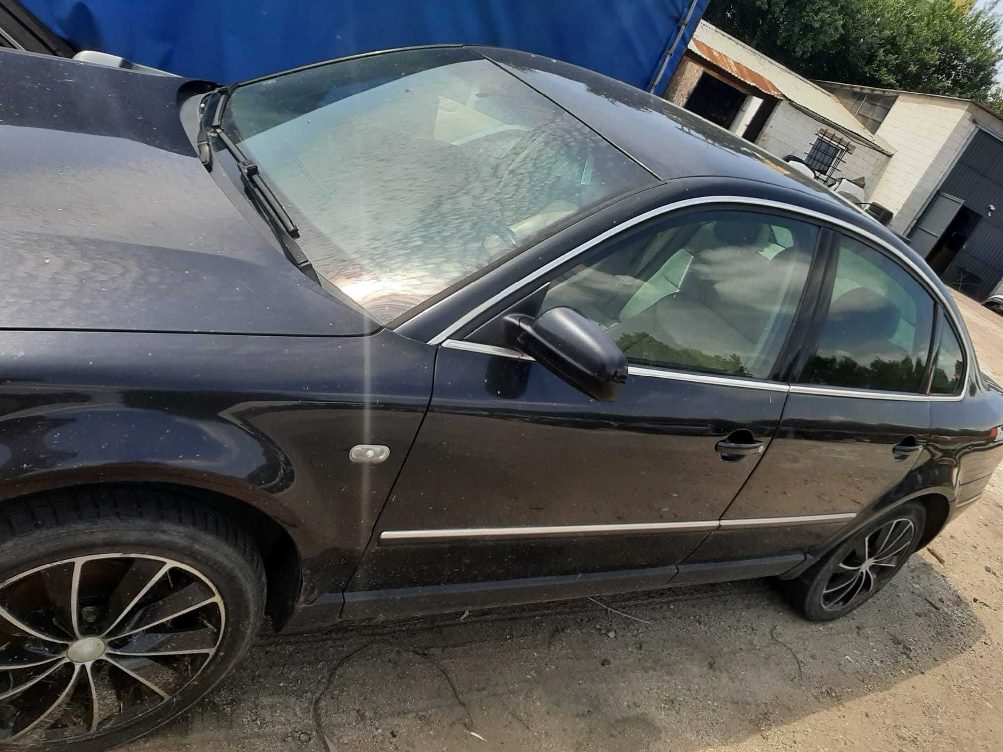 VW PASSAT B5 FL Maska pokrywa silnika LC9Z Części Sedan