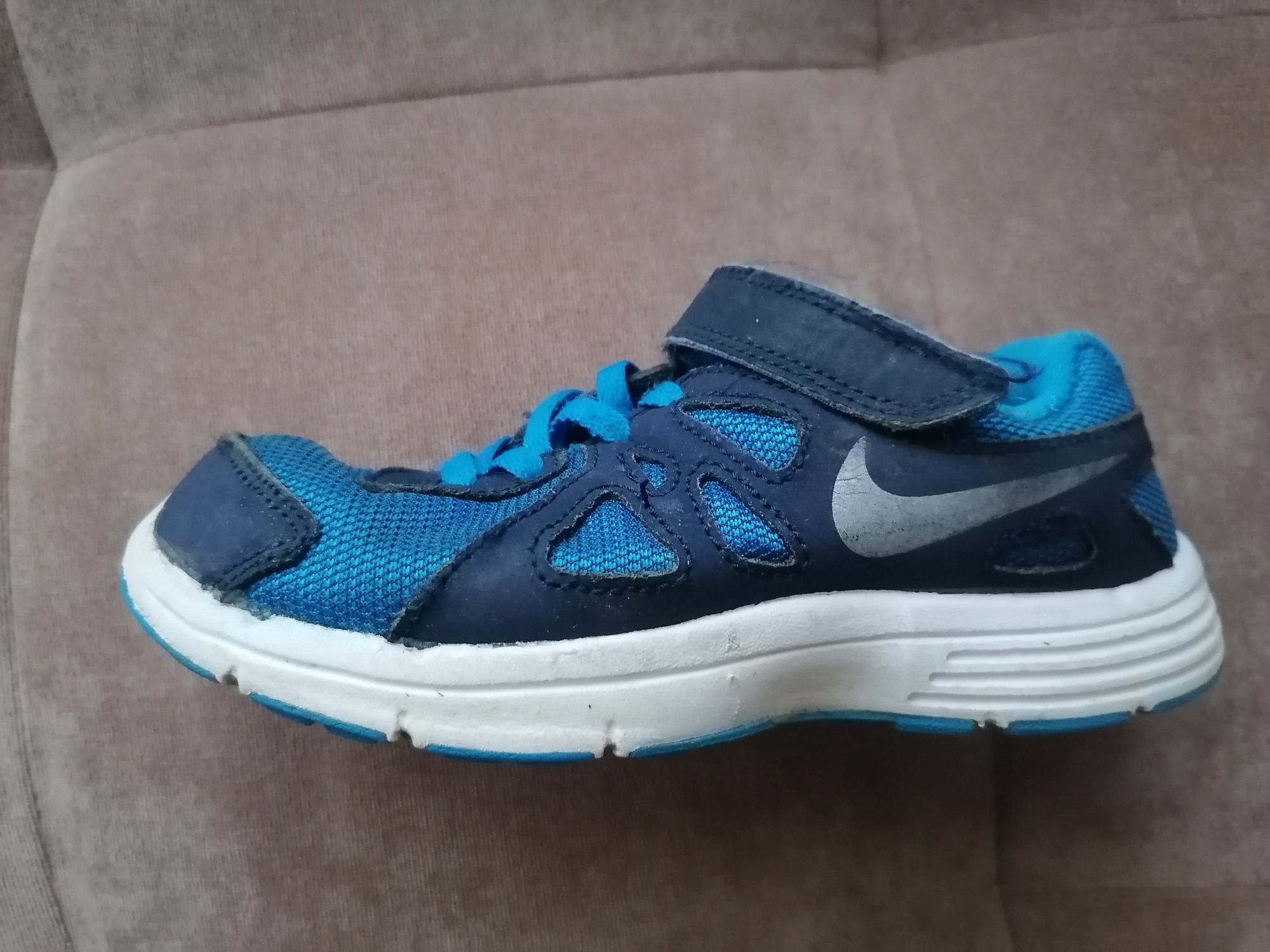 Продам кросівки Nike на хлопчика