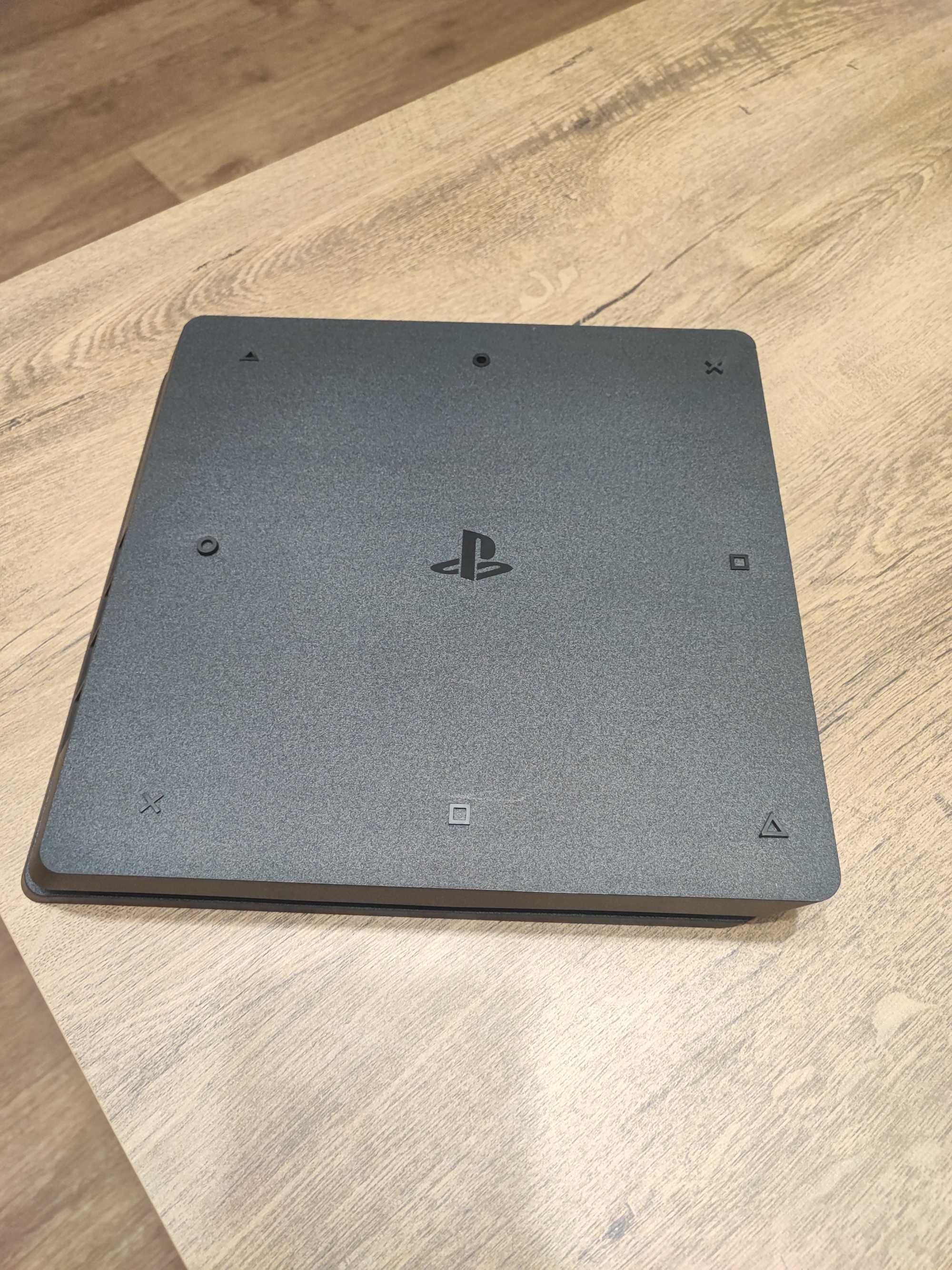 Игровая консоль SONY PlayStation 4 Slim 1Tb (CUH-2208B) / 2 джойстика