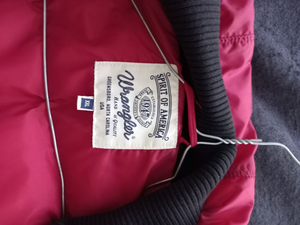 Wrangler kurtka zimowa bardzo przyjemna i lekka