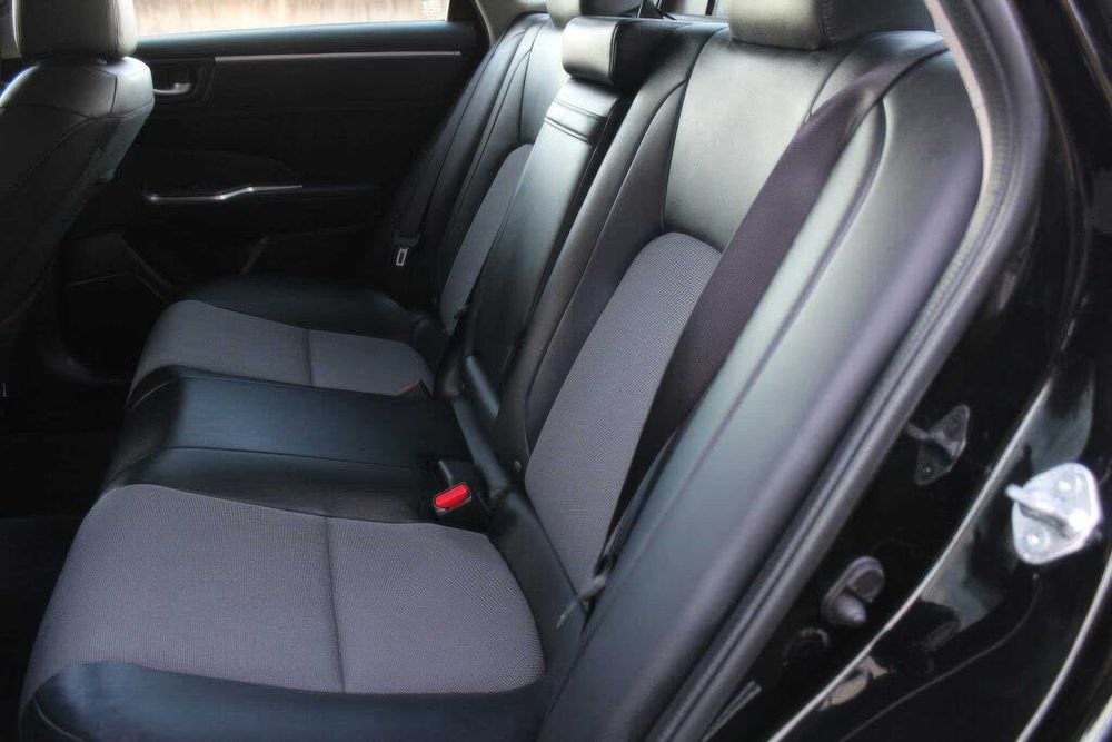 Honda Clarity Hybrid Plug-In      2018