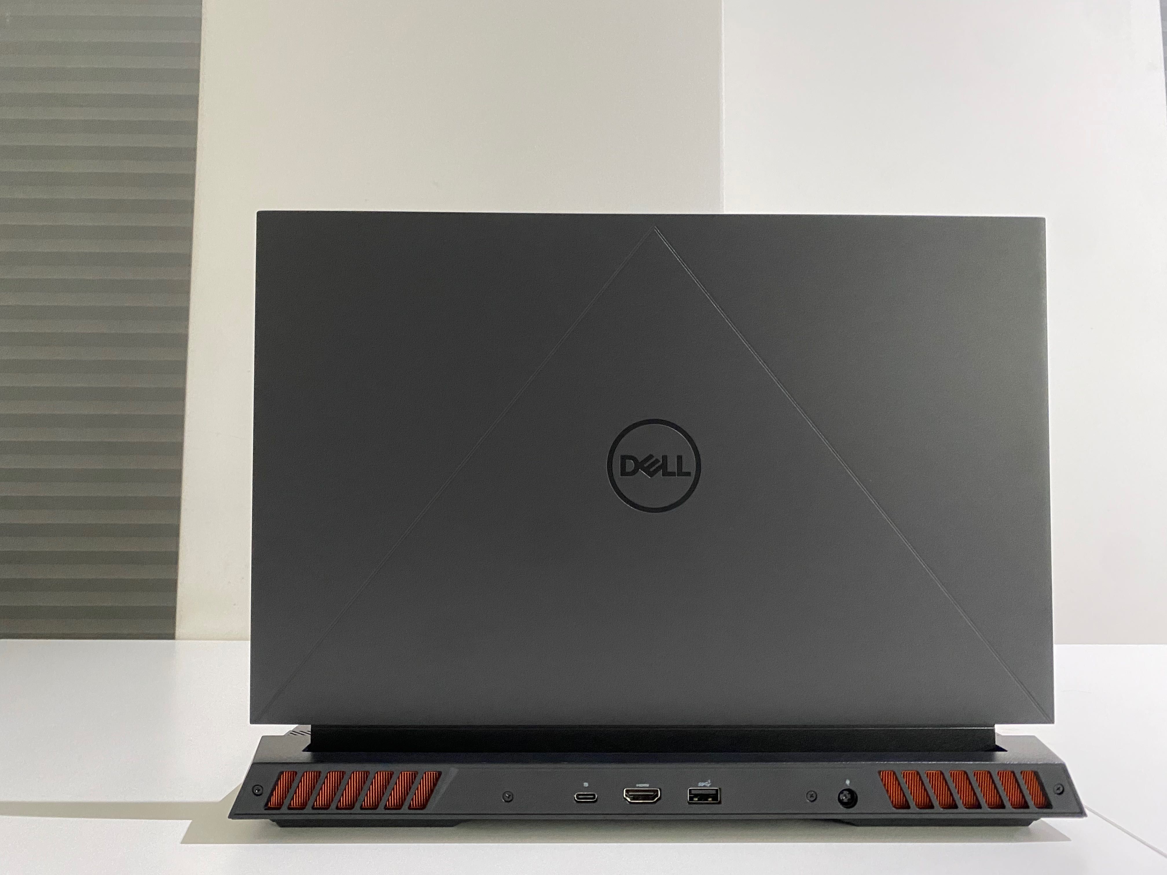 Dell G15 5530 i5-13450HX / 16GB / 512 + 1TB/ RTX 3050