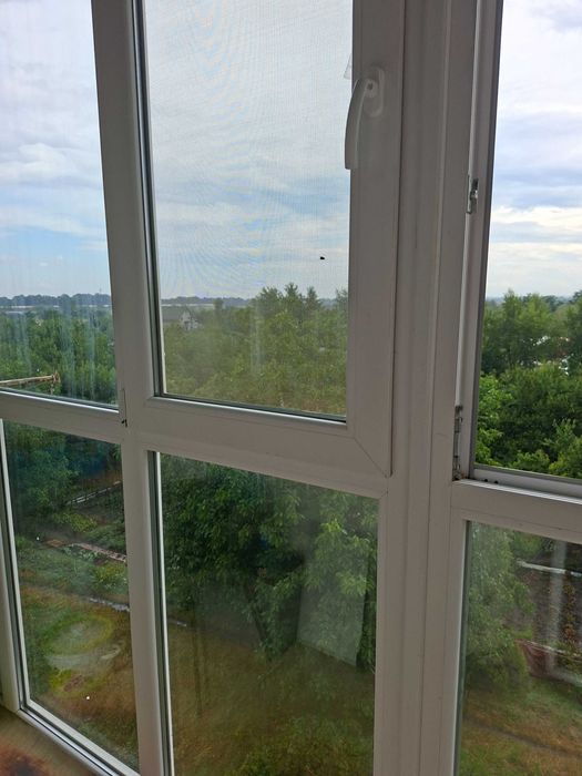 Продам 2-х кім. квартиру,  4/9, зуп. Керченська, квартал 287