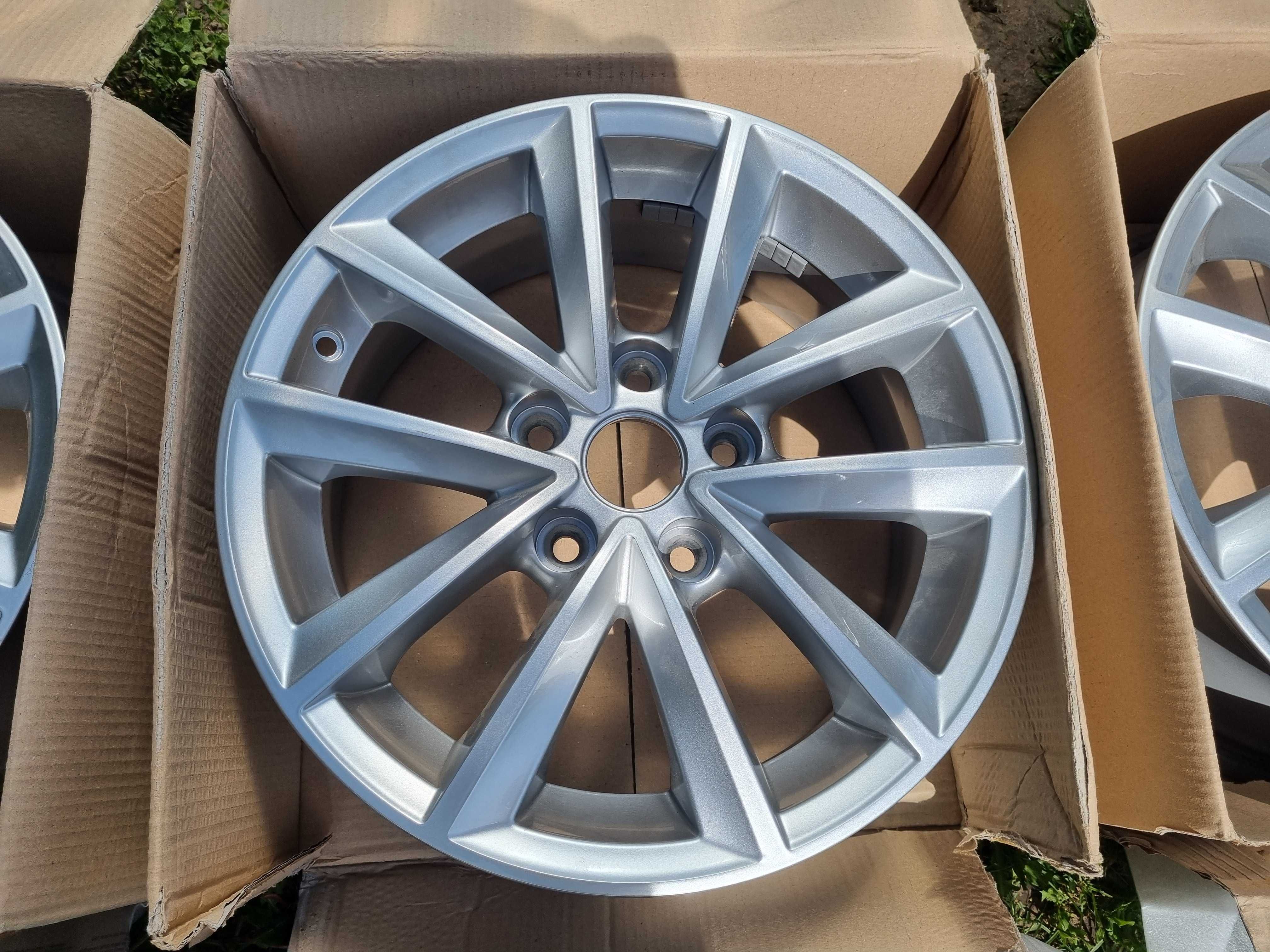 Felgi aluminiowe Renault OE SILVERLINE 6.5" x 16" 5x114.3 ET 41