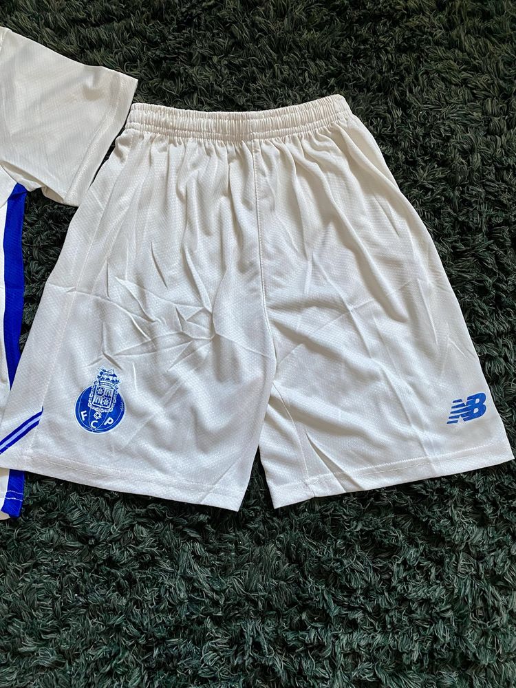 Conjunto criança FC Porto camisola e calções 10/11 anos