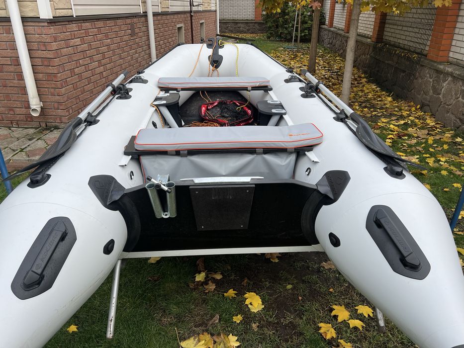 Лодка/човен калiбрi КМ330