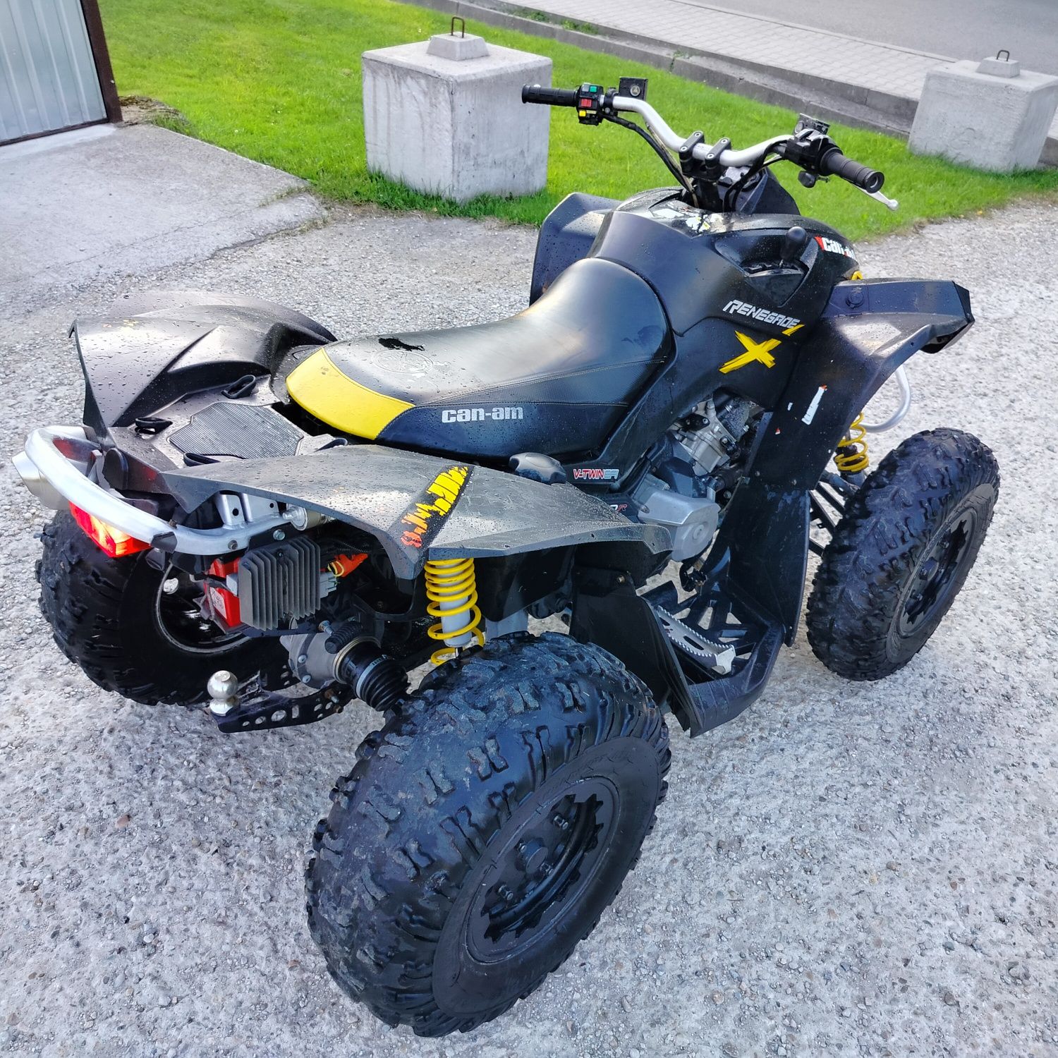 Quad quady ATV can am (Polaris Yamaha Suzuki kawasaki cf Moto)