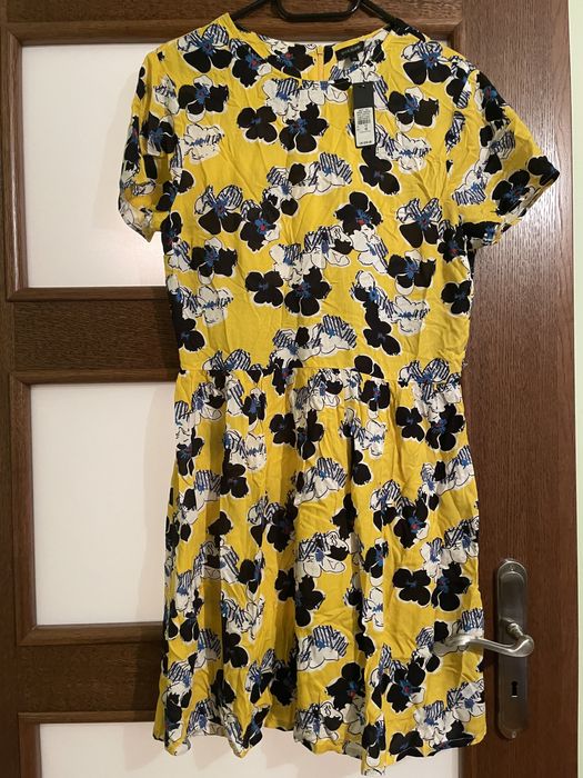Żółta sukienka w kwiaty River Island
