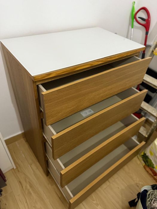 Comoda MALM carvalho + tampo de vidro (Ver fotos, ler descrição)