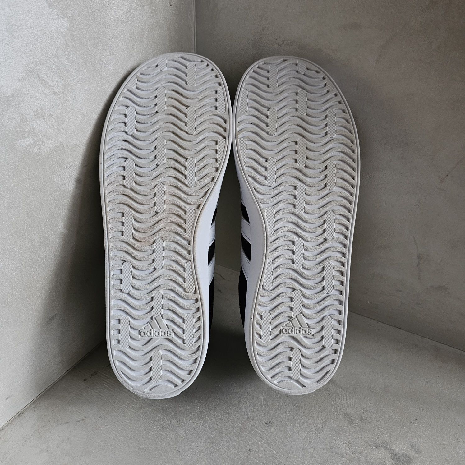 Универсальные кроссовки "Adidas Court 3.0" 2023год.