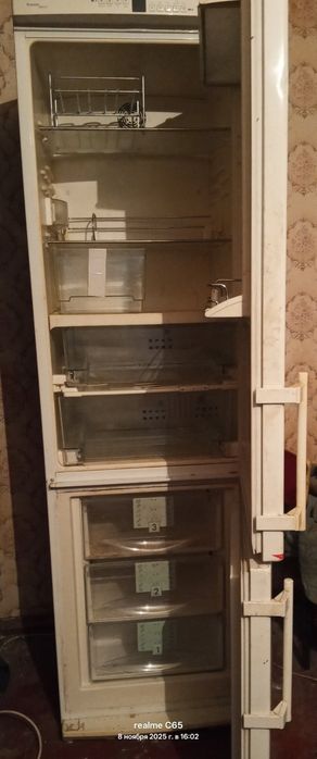 Холодильник LIEBHERR