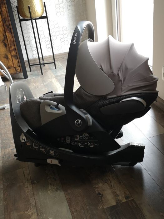 Fotelik Cybex Platinum Cloud Z i-Size z bazą obrotową