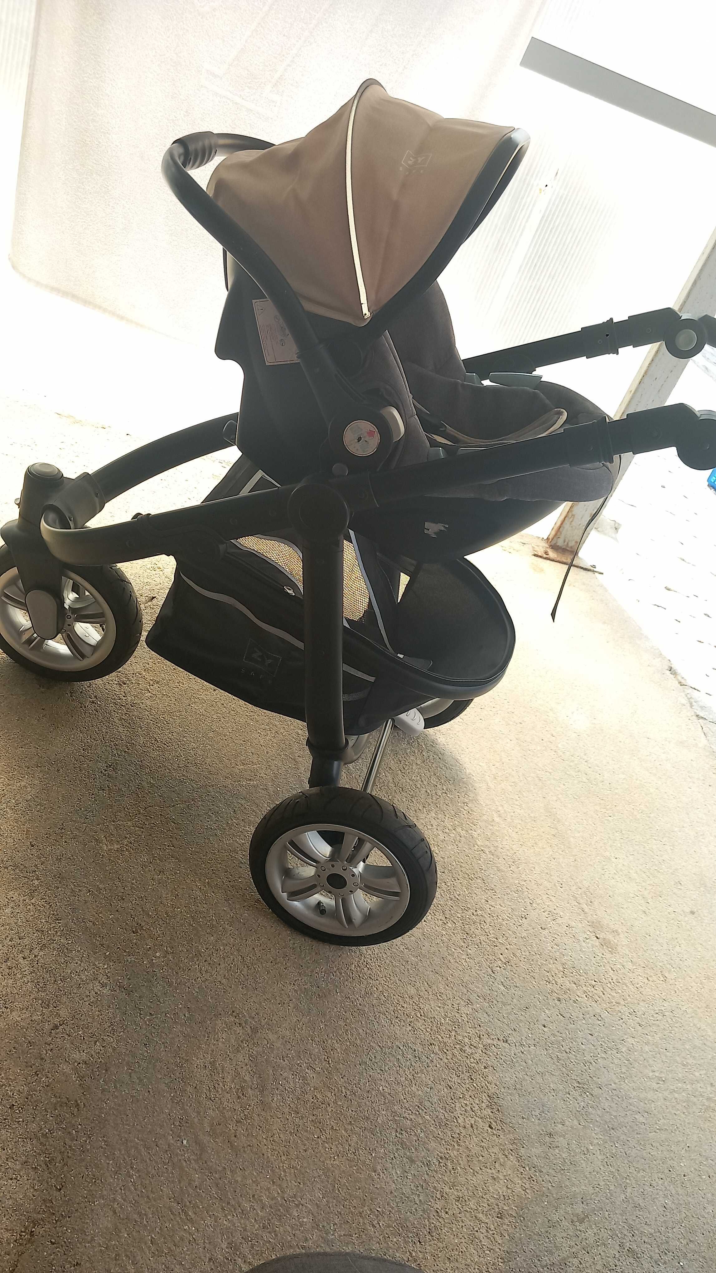 Carrinho de bebe da Zippy como  novo