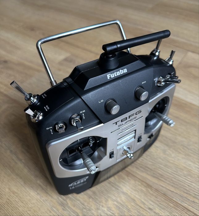 Aparatura FUTABA T8FG Super + odbiornik R6208SB + dodatki