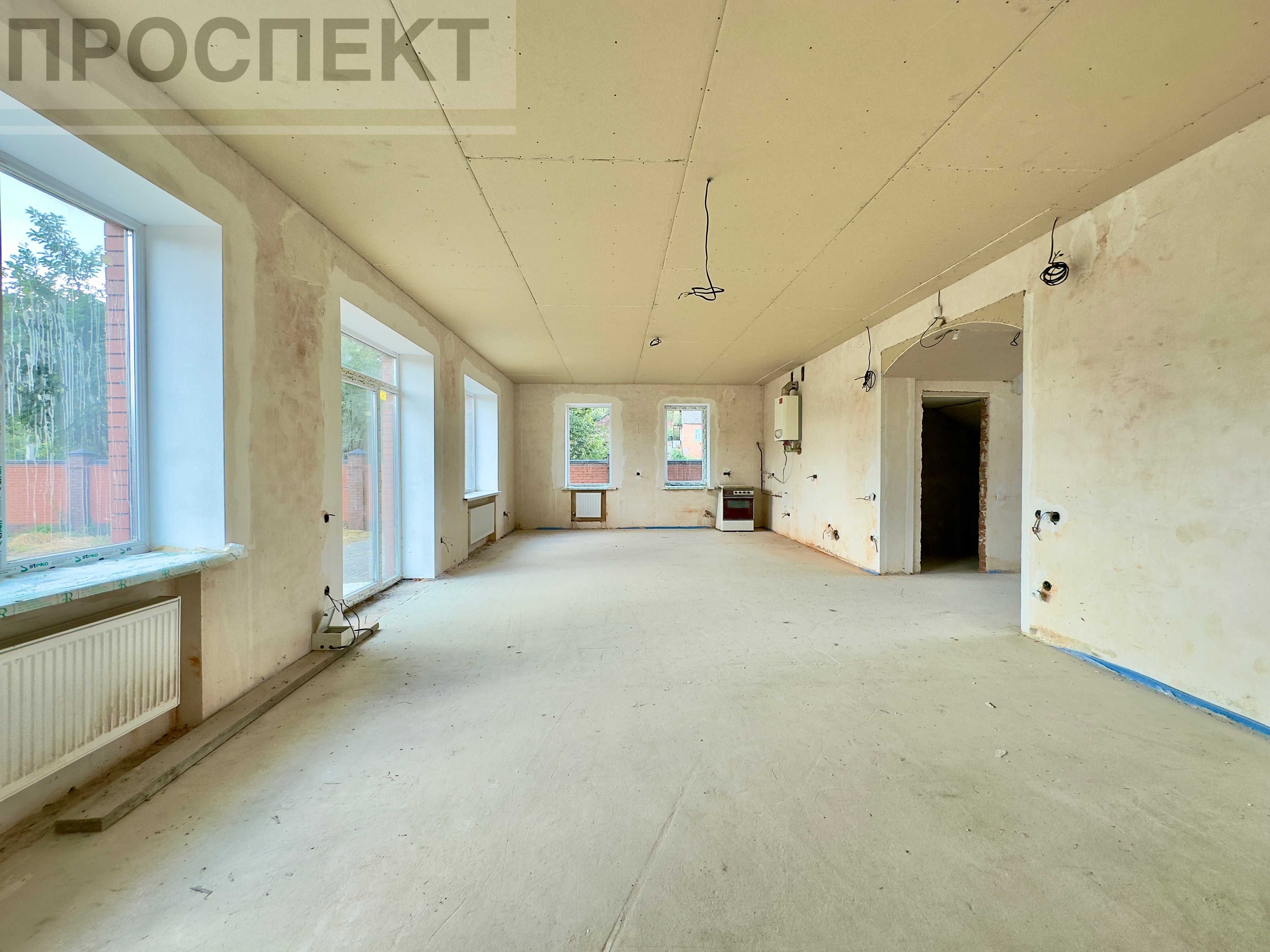 Продам новий будинок площею 300м² в центрі міста (р-н Парка Кожедуба)