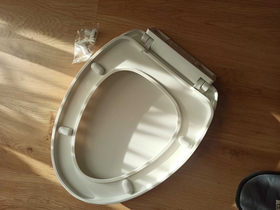 deska sedesowa biala