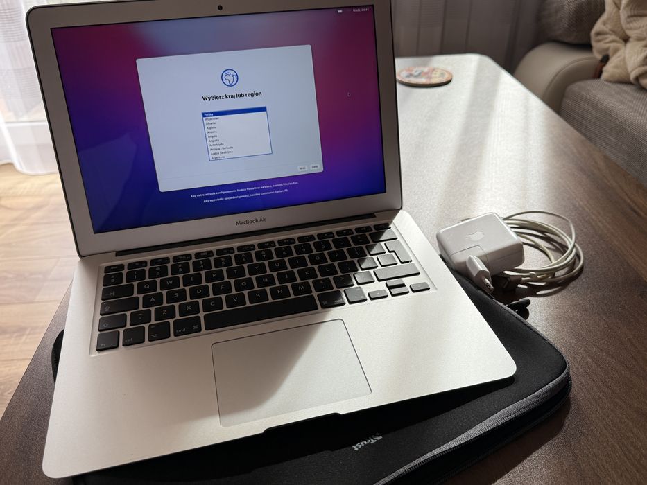 MacBook Air 13” (2017) – super stan, nieuszkodzony