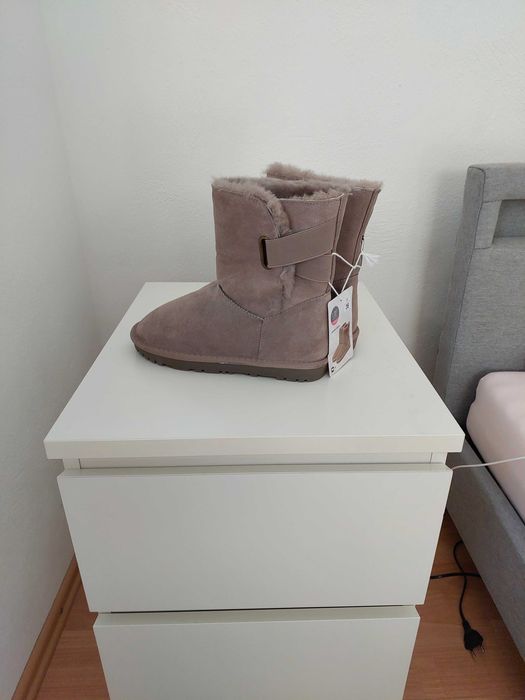 Натуральні  уггі  жіночі