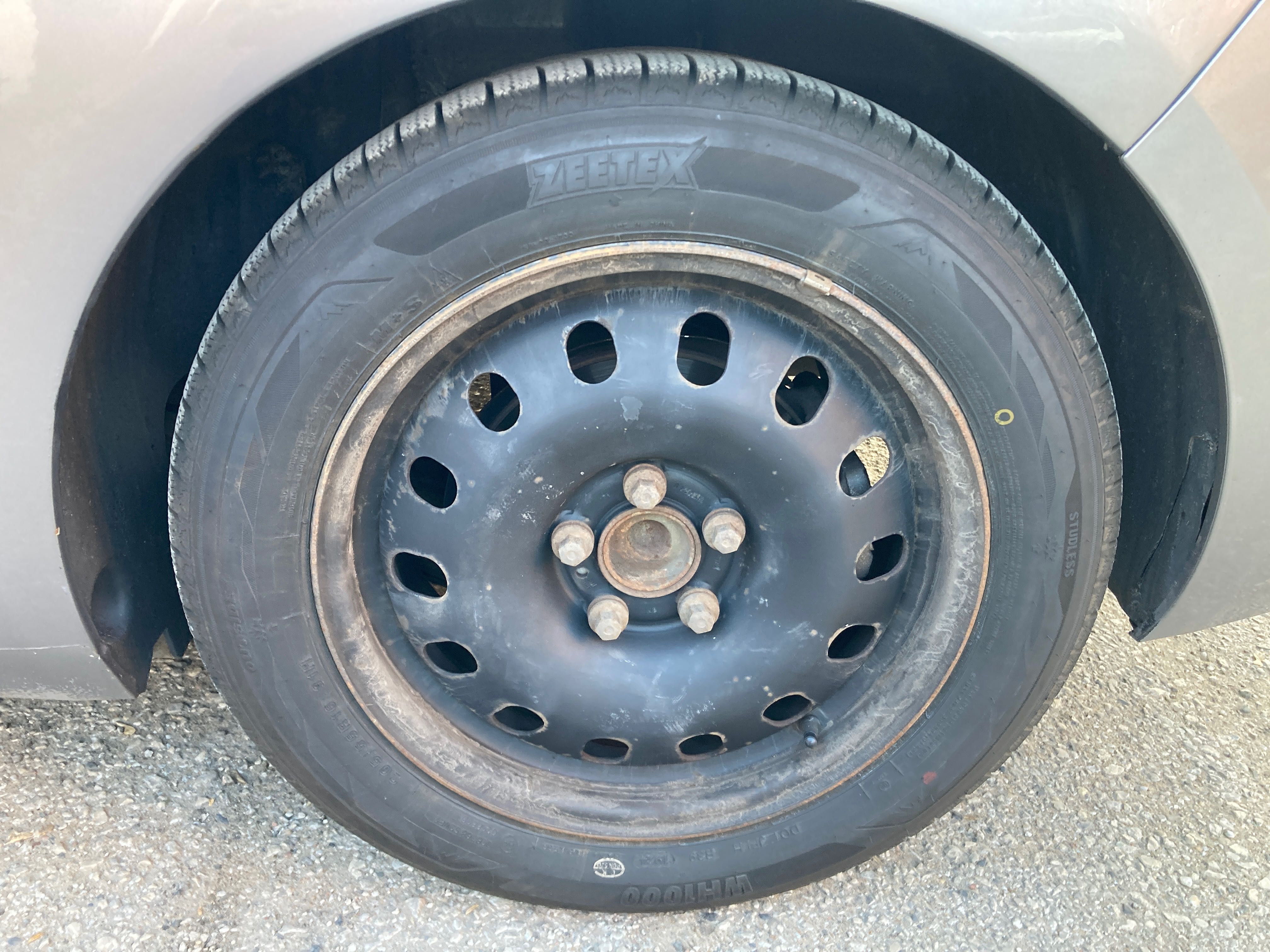 16” felgi stalowe z oponami zimowymi do Peugeot 308 SW