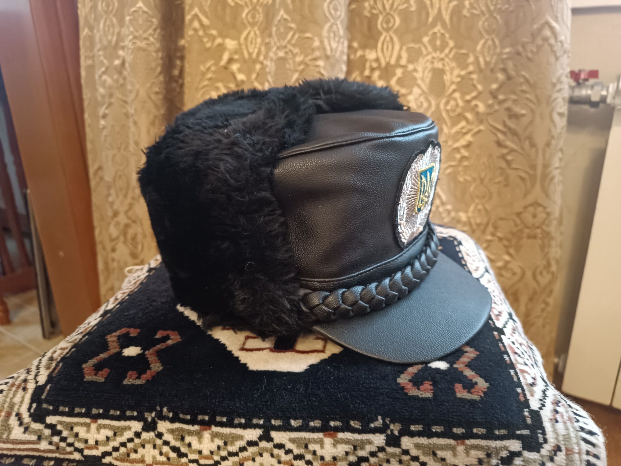 Продам шапку зимнюю новую милиция