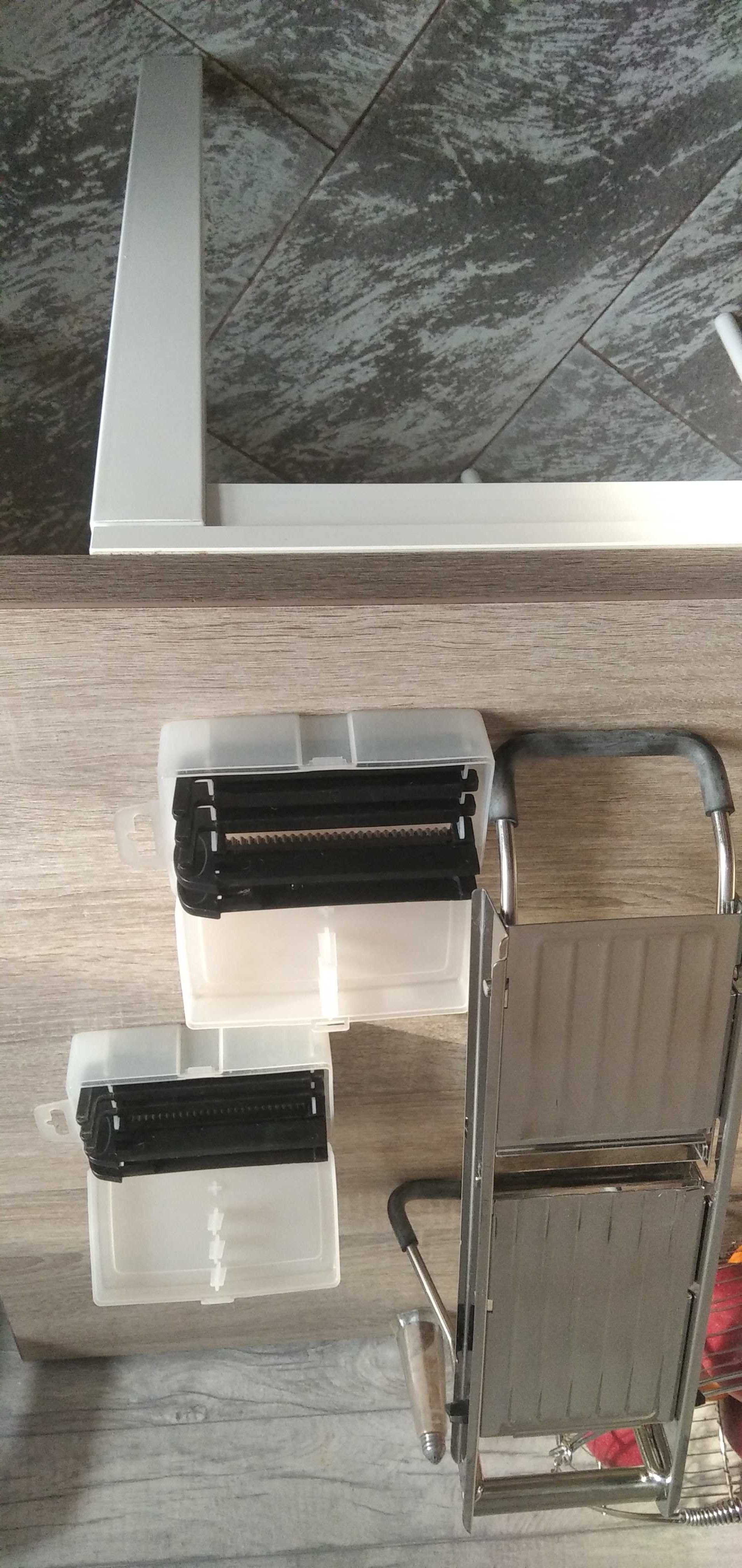 Szatkownica ręczna MANDOLINA+ 2 komplety ostrzy