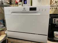 Продам посудомийну машину Electrolux ESF2400OW