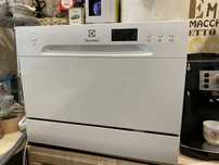 Продам посудомийну машину Electrolux ESF2400OW
