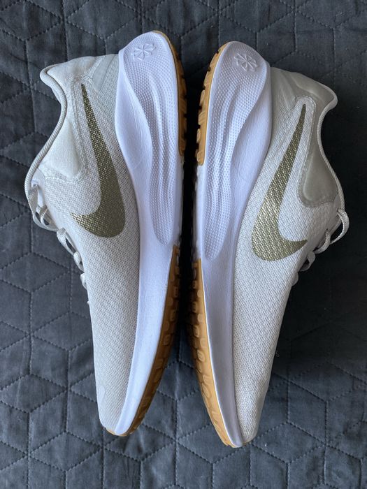 Жіночі кросівки Nike Revolution 7 для бігу