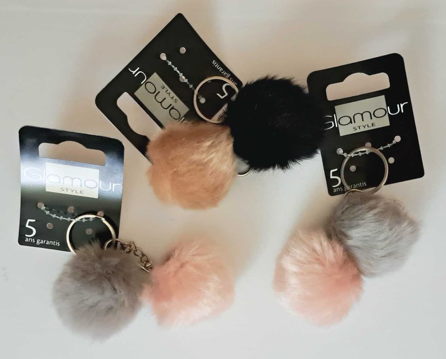 Breloczki, futerkowe pompony, zawieszki