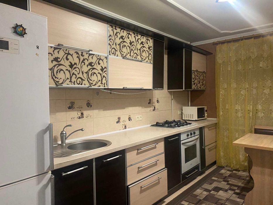 Здам в оренду 2 к/к, р-н Намив, вул. Озерна