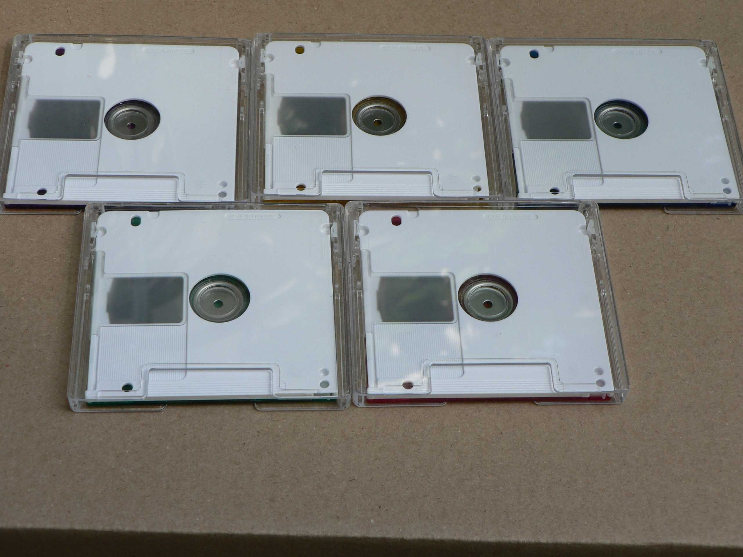 Okazja , 30 płyt minidisc  firmy Maxell Colour ,mini disci jak nowe !