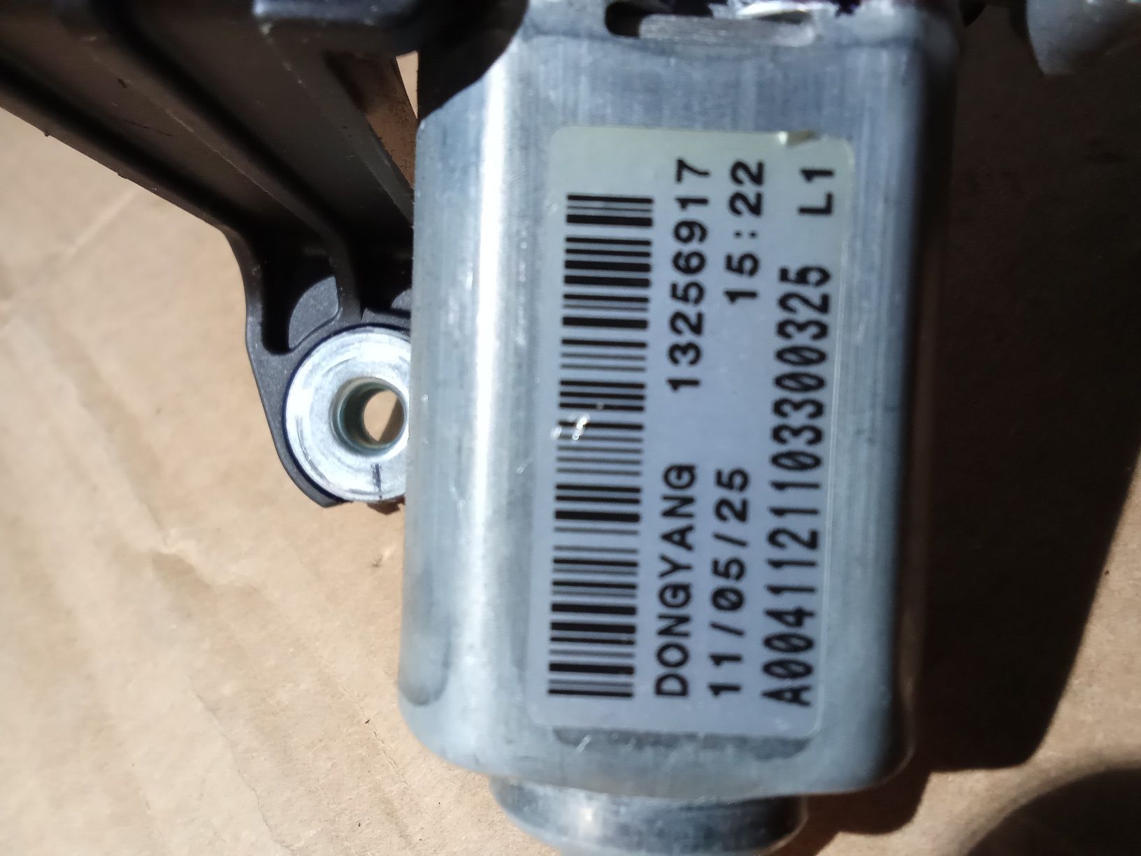 Silniczek wycieraczki tył tylni Opel Astra J 13.256.917 nr1