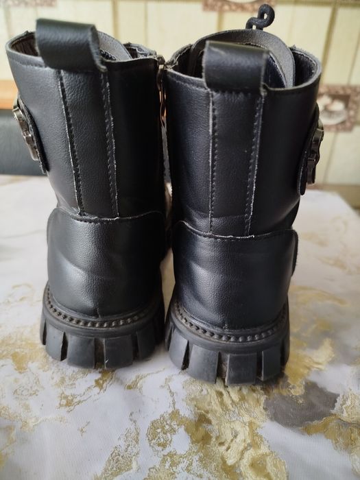 Ботинки, сапоги, чобітки