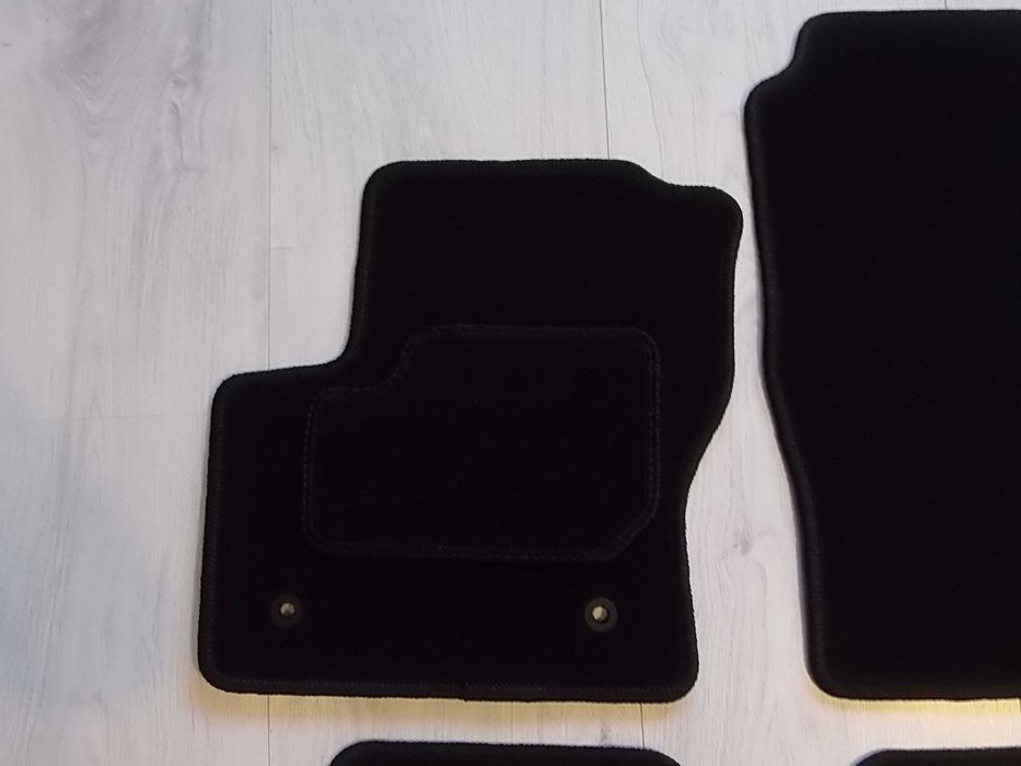 Dywaniki Welurowe FORD GRAND C-MAX Rok 10- Dopasowane STOPERY