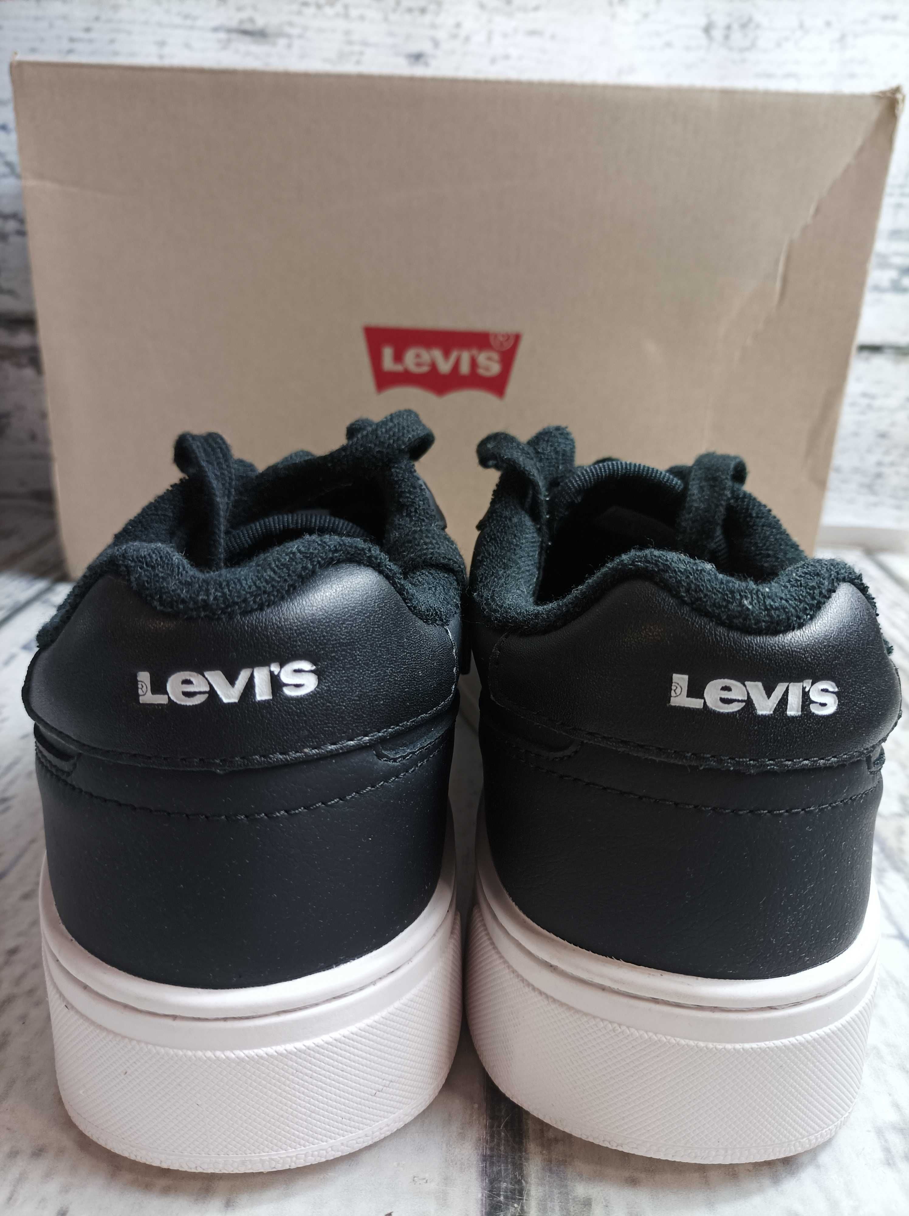 Sneakersy męskie skórzane Levi's r. 43 (K350)