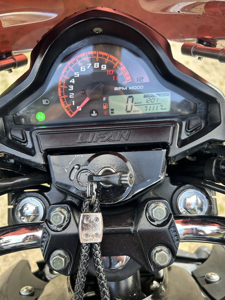 Продам Lifan KP 200