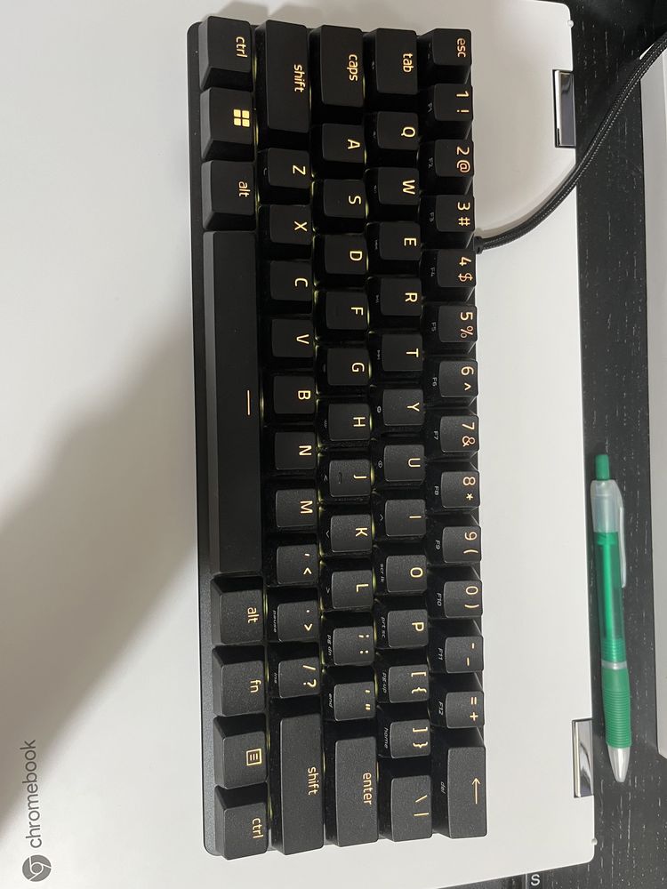 Teclado Razer Hutsman mini 60% RGB linear optical switch red