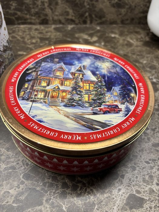 Жестяні банки для кухні, для зберігання печива, чая. Жестяная банка