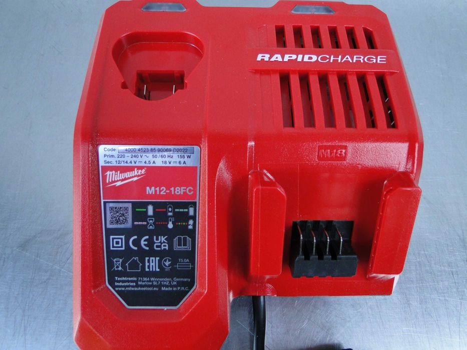 MILWAUKEE M12-18FC, Ładowarka, Nowa