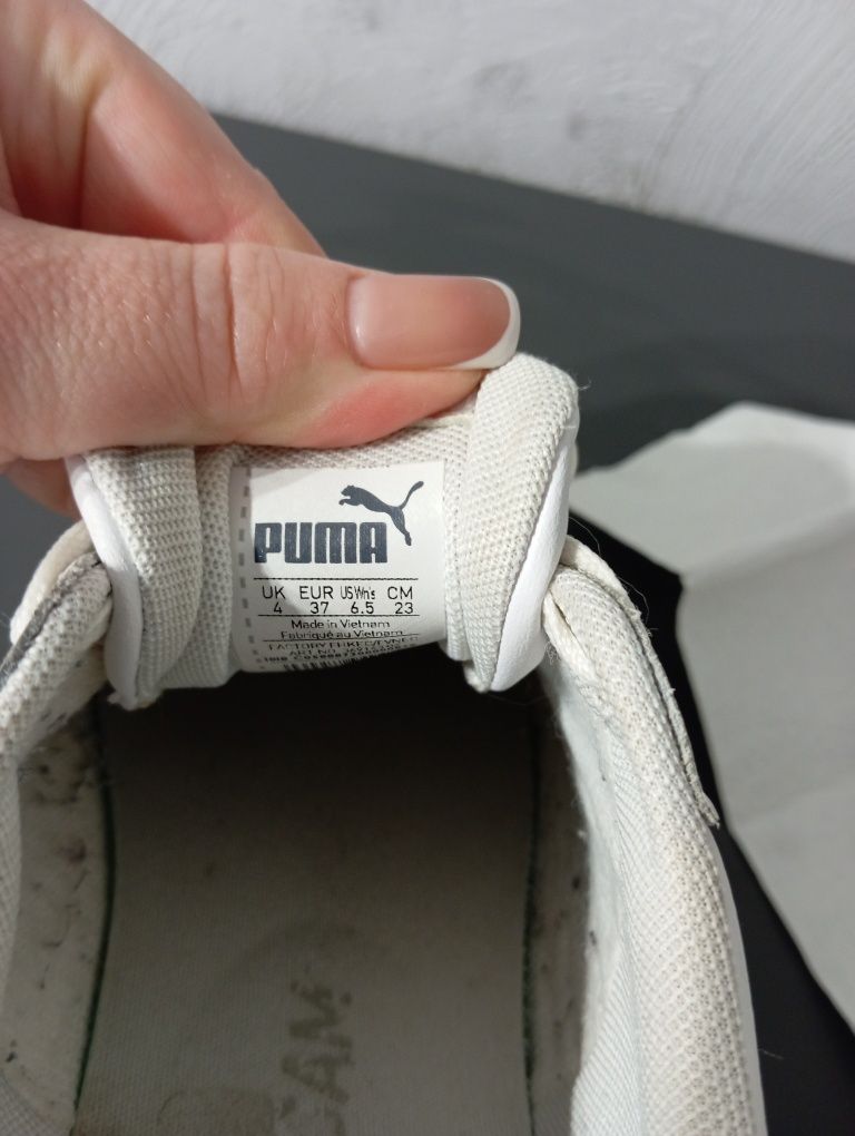 Біля шкіряні кросівки Puma,37 р.