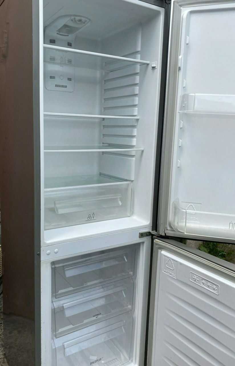Холодильник з морозильною камерою Electrolux з Європи