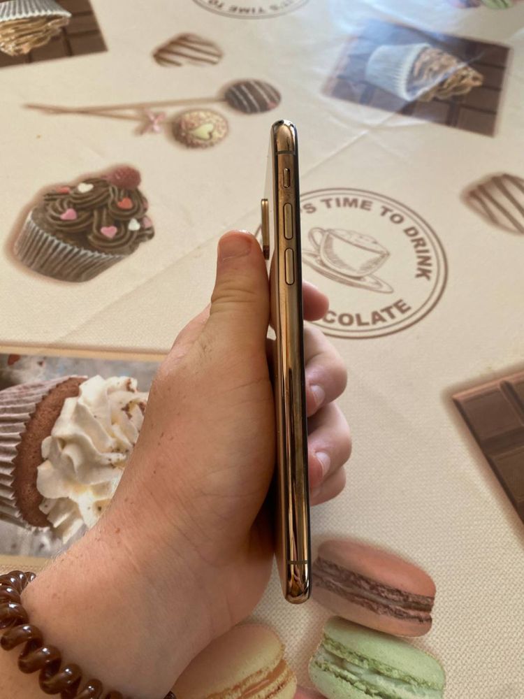 iPhone xs 256 акб 82