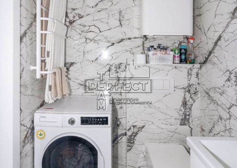 Продаж 3-к квартири Максимовича 24А