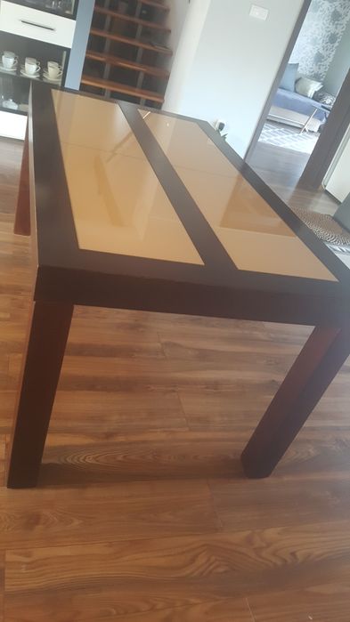 Duży rozkładany stół