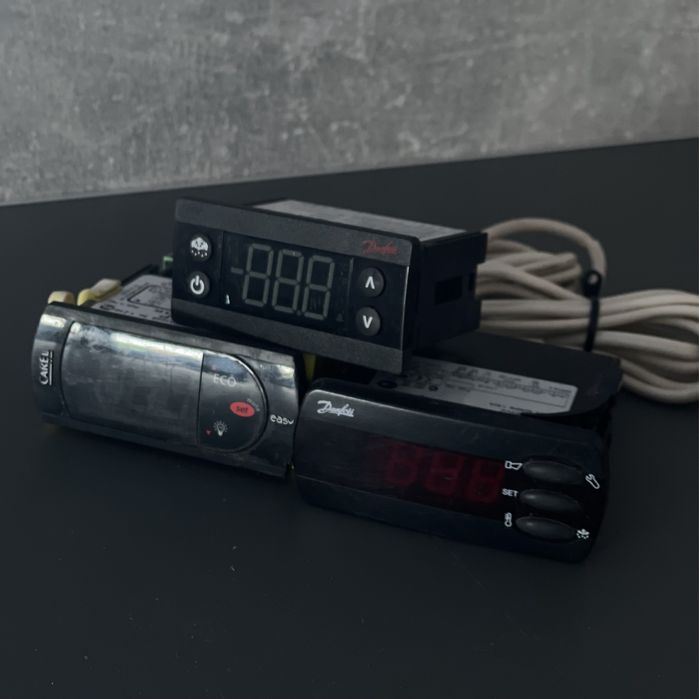 Контроллер для холодильних шаф, вітрин , морозилок