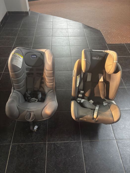 Cadeiras de bebé para carro.