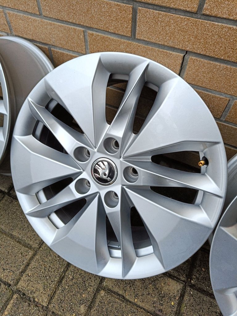 Felgi Aluminiowe 16 Cali 5x112 7Jx16 ET46 Skoda Octavia IV Superb