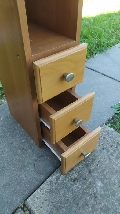 Szafka mała z szufladami