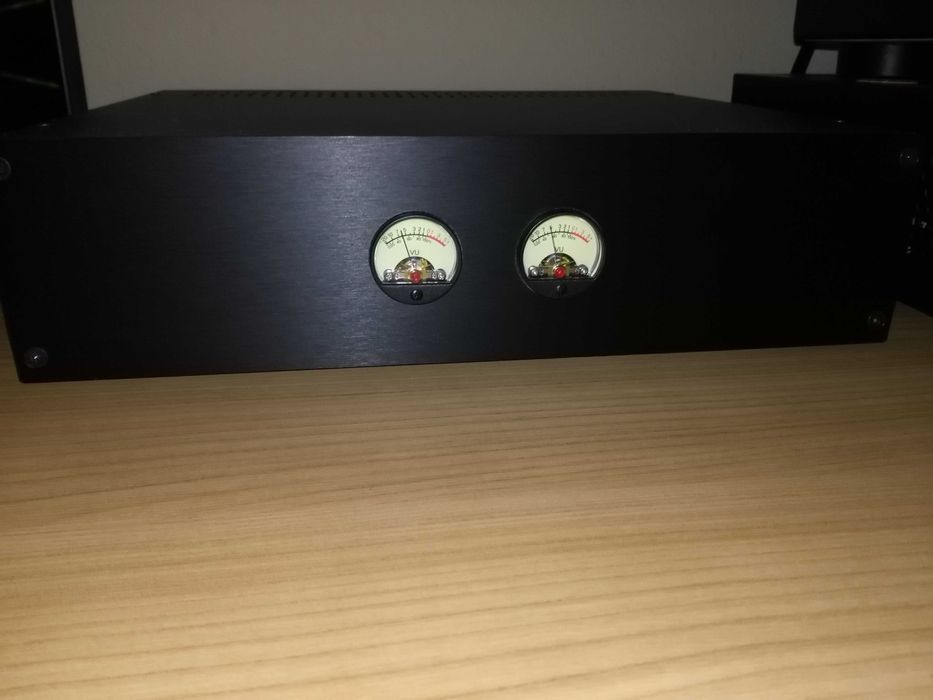 Bufor lampowy class A ze wskaźnikami VU analog