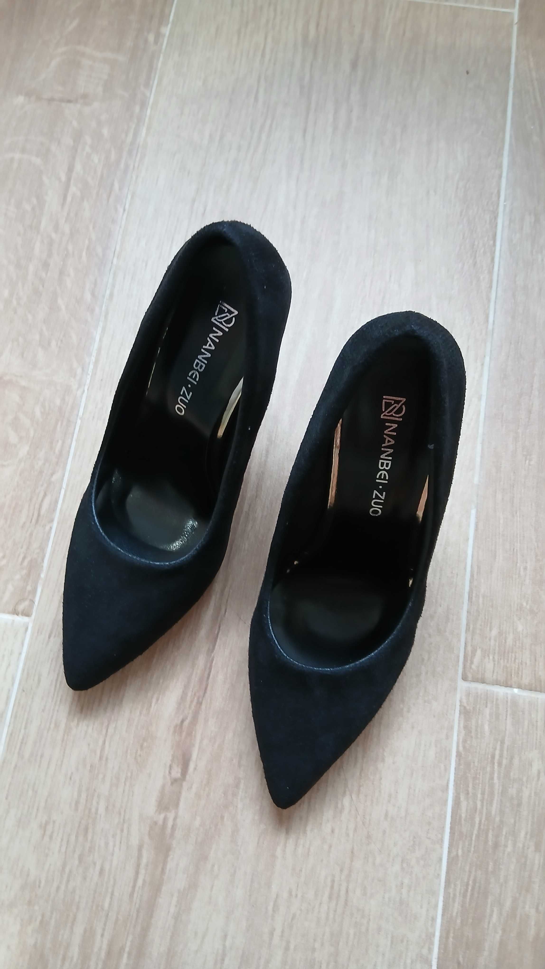 Sapato preto elegante